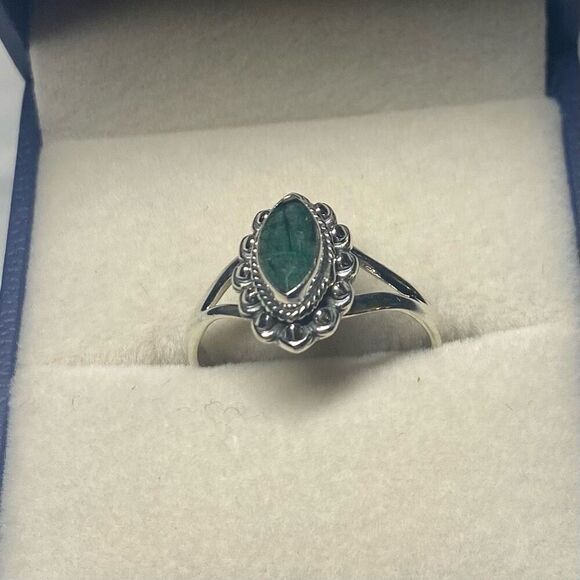 Marquise Cut Natural Beryl Emerald Solitaire Size 7 Heat and Dye Treatment Sterl - Picture 1 of 8